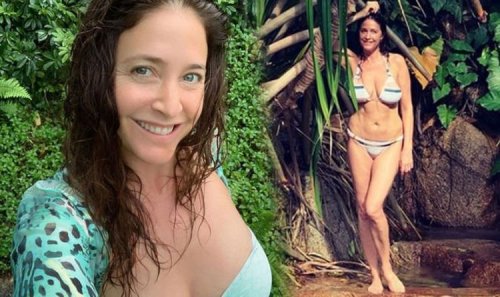 Lisa Snowdon Shows Off Jaw Dropping Curves In Pastel Bikini Flipboard