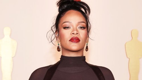 Rihanna Shares Topless Photos From Her St Pregnancy As She Embraces