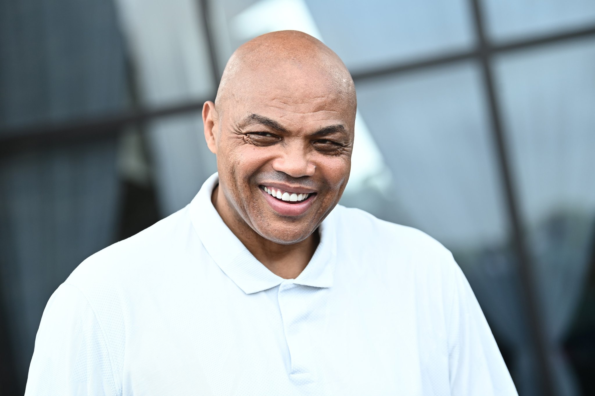 Charles Barkley Spotted In Western NY Buys Drinks For Whole Bar After