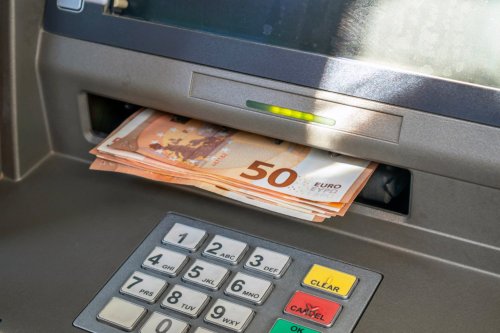Une fuite de données touche 2 banques françaises suite à une cyberattaque
