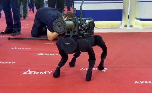 Un « gentil » robot-chient transformé en machine de guerre par une entreprise russe