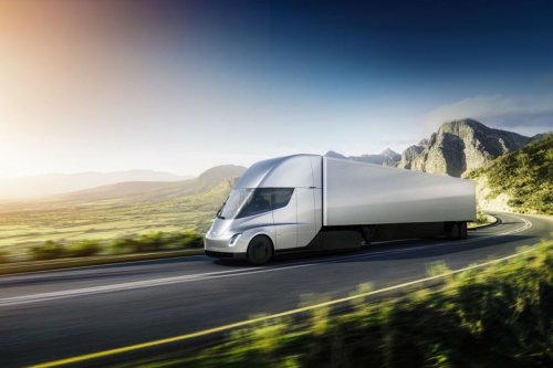 800 km en une charge avec un camion plein à craquer : le Tesla Semi réussit son dernier test