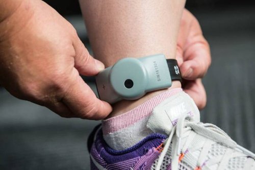 Sécurité, fabrication, traçage : ça marche comment le bracelet électronique de Marine Le Pen ?