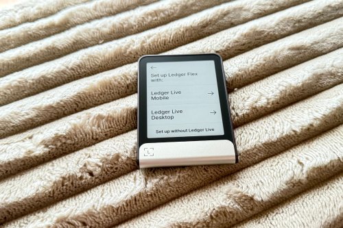 Crypto : on a testé le Ledger Flex, la meilleure solution pour protéger vos bitcoins ?