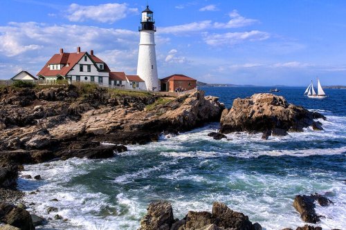 10 beautiful lighthouses to visit on the New England coast