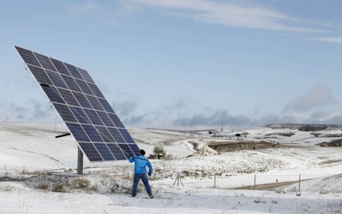 New 'Snow-Free Solar' Tech Aims to Keep Solar Panels Free of Snow Buildup, Functioning Through Winter Months