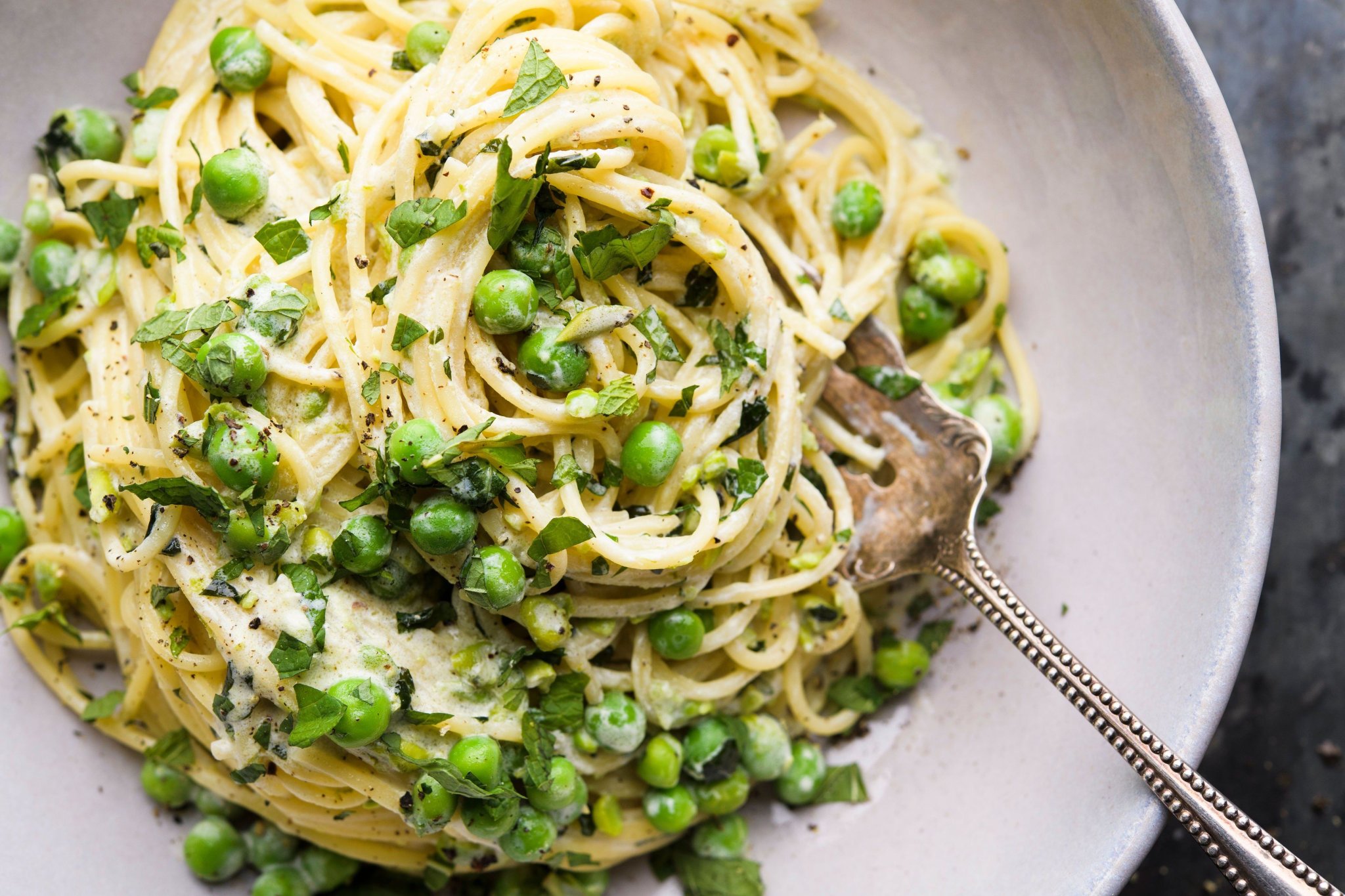 Spaghetti with Goat Cheese, Mint and Peas