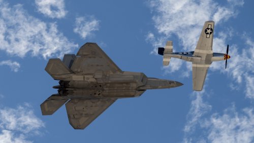 Watch a WWII P-51S Mustang and Stealth F-22 Fly Together