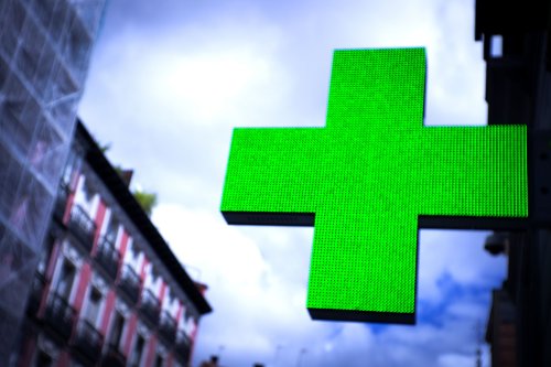 Un pharmacien suspecté de vente illicite d’un anti-âge