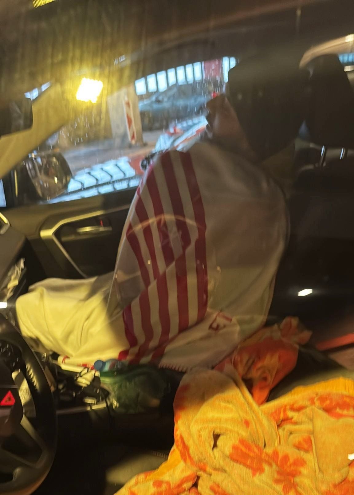 «Haben Hunger»: Cédric sitzt seit 12 Stunden im Tunnel fest