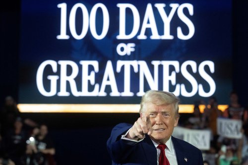 Les fidèles de Donald Trump célèbrent ses 100 jours