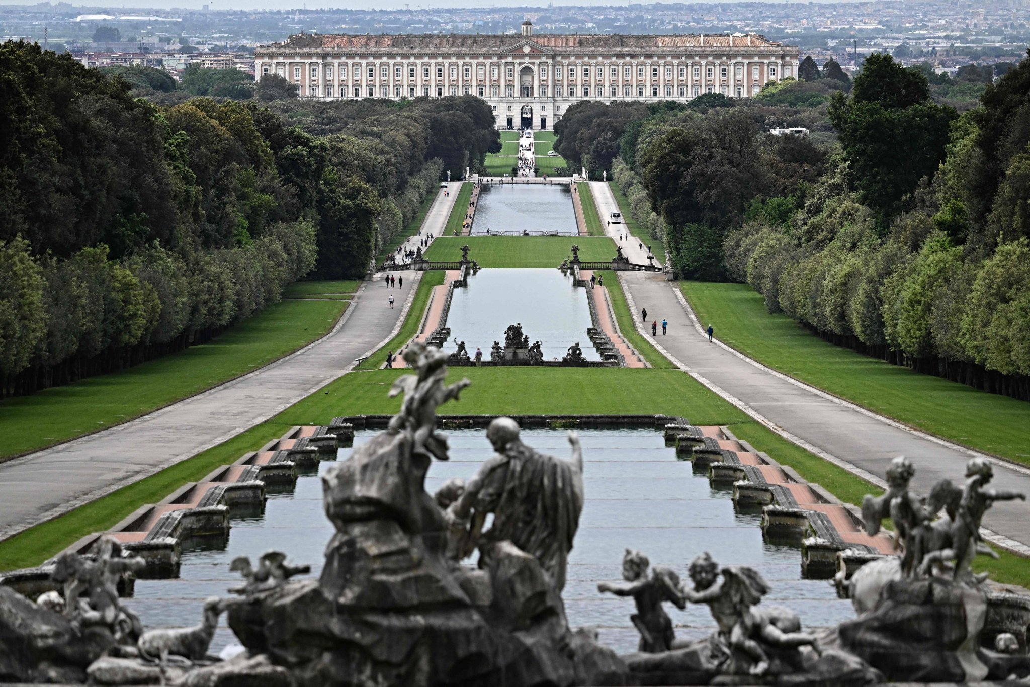 Il siphonnait l’eau du château pour arroser ses champs