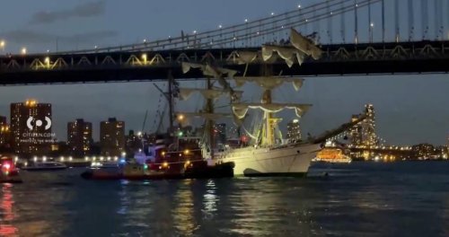 Segelschiff mit 200 Personen an Bord rammt Brooklyn Bridge