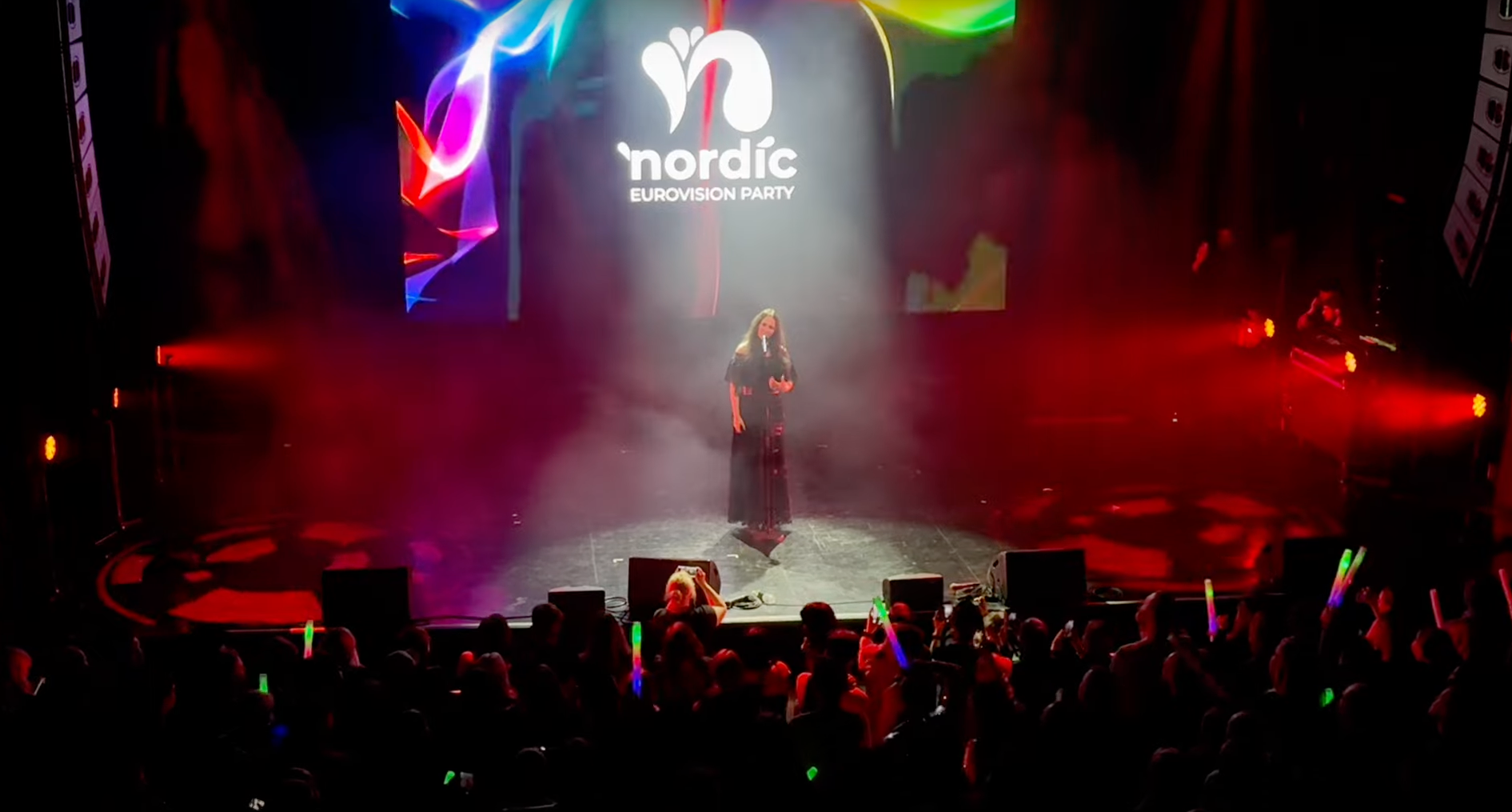 Minimalismus pur: Sieht so Zoë Mës Performance am ESC aus?