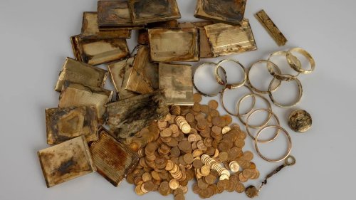 Münzen und Schmuck: Wanderer finden mysteriösen Goldschatz