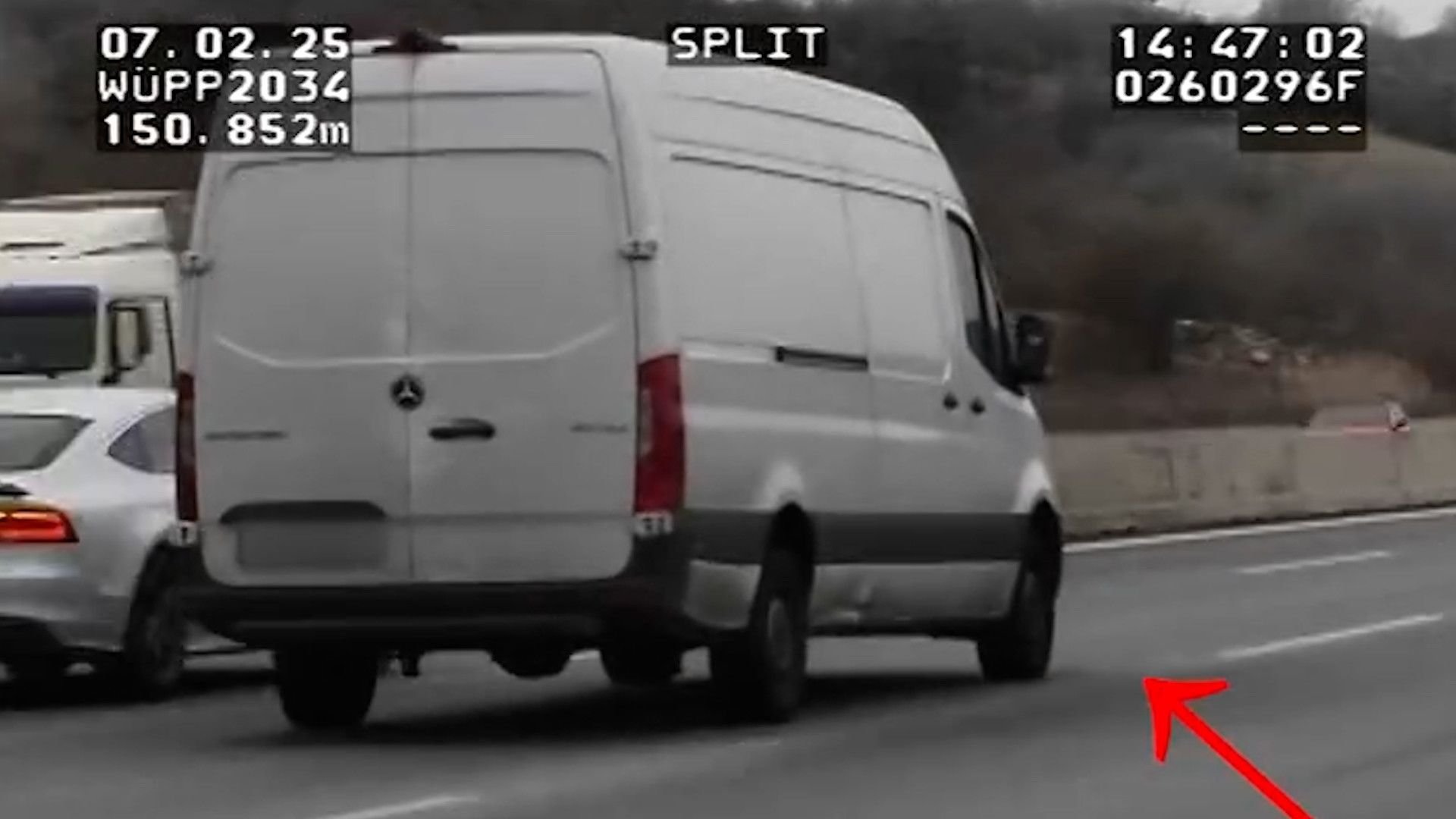 Polizei greift gegen Mittelspurschleicher durch