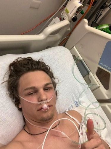 Son rêve de surf à Hawaï le conduit en chaise roulante