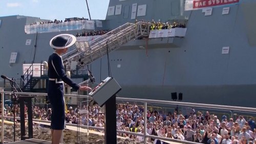 Prinzessin Kate tauft Kriegsschiff mit Whisky