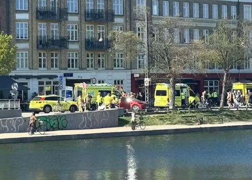 Mann verliert Kontrolle über Auto und erfasst Menschengruppe