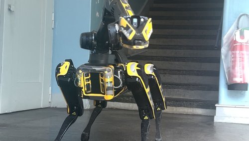 La police cantonale présente son nouveau chien-robot