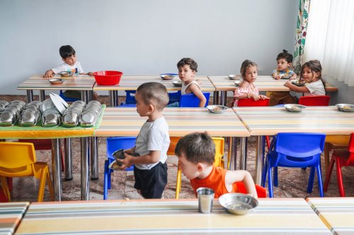 Écoles fermées, mais la prise en charge d'enfants facturée
