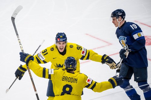 Schweden gewinnt Top-Spiel – Titelverteidiger überfährt Dänemark