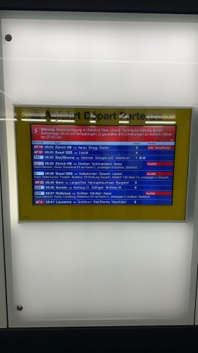 Pendlerchaos am Morgen: Verspätungen und Zugausfälle