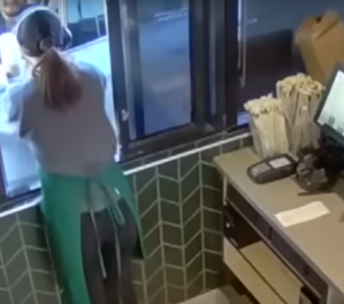 Unfall mit heissem Tee: Starbucks muss Michael 50 Mio. zahlen