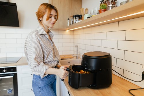 Diese fünf Dinge haben in deinem Airfryer nichts verloren