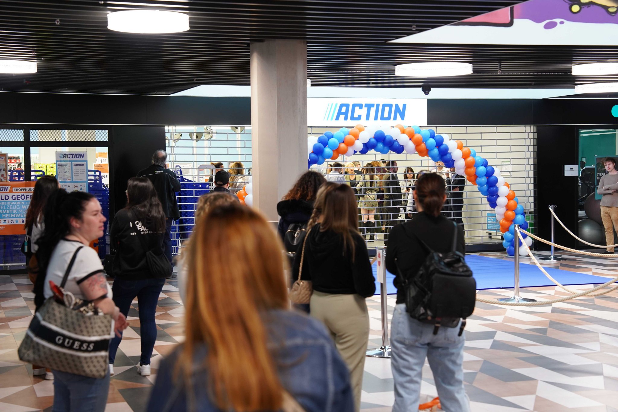 Heute eröffnet Action den ersten Laden in der Schweiz