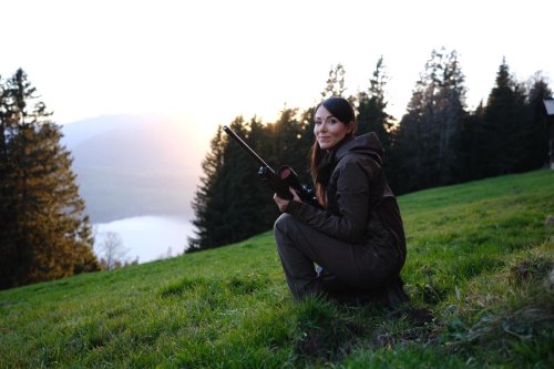 Melanie (35): «Weiblichkeit und Jagd schliessen sich nicht aus»