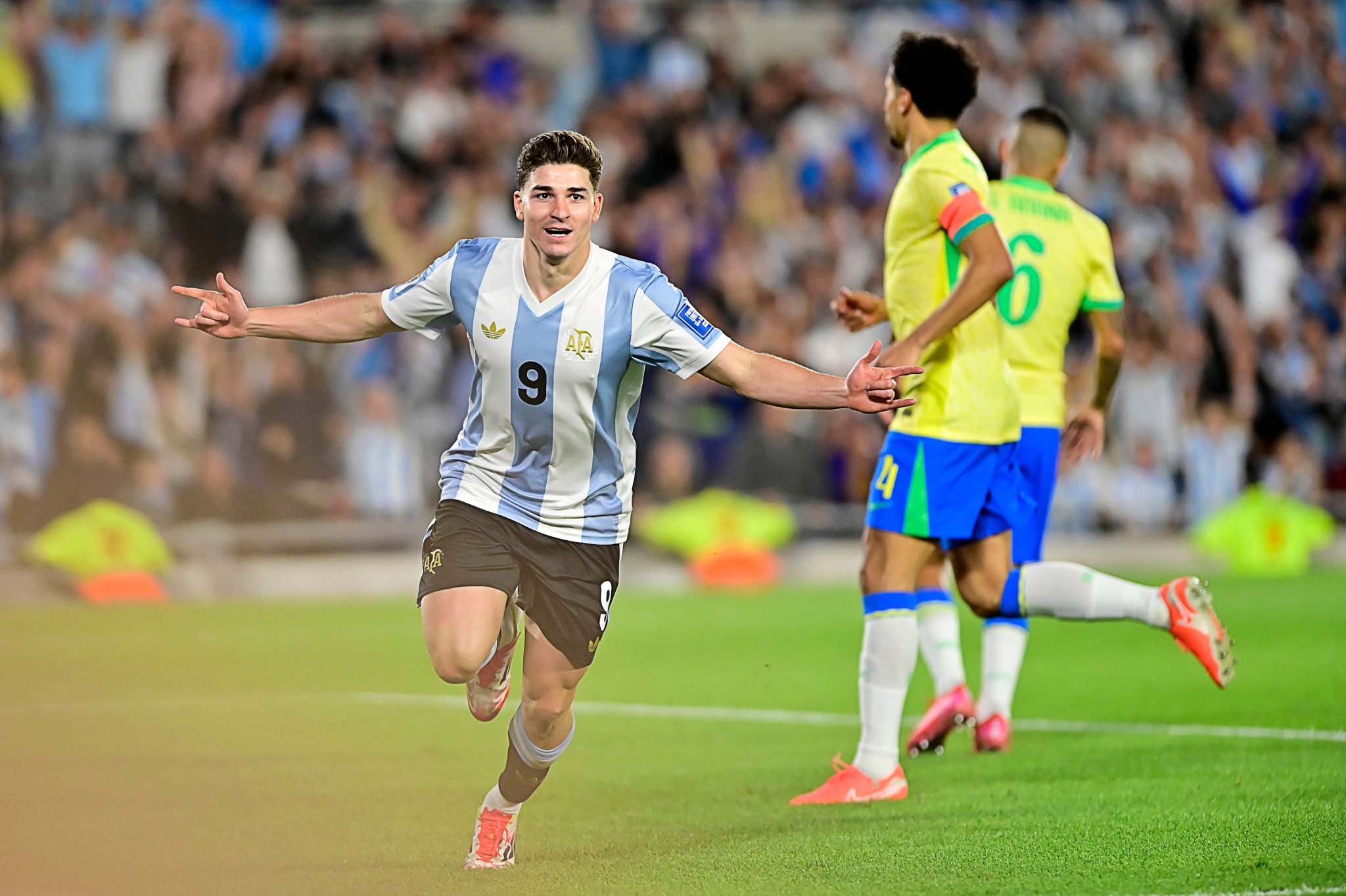 Titelverteidiger holt WM-Ticket: Argentinien demütigt Brasilien