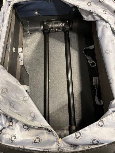 Fünf Kilogramm Kokain in doppeltem Boden eines Koffers gefunden