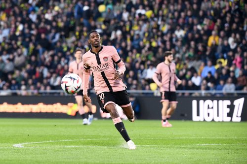 Le PSG ne gagne pas à Nantes mais préserve son invincibilité