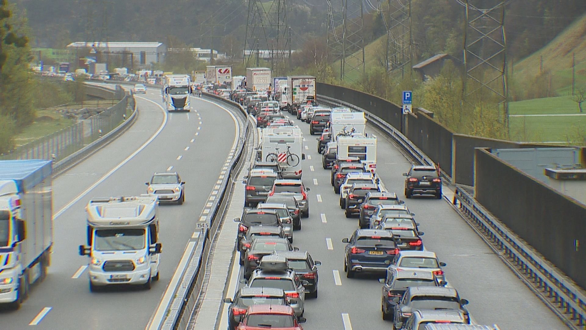 60 Nationalräte machen brisanten Vorschlag gegen Stau am Gotthard