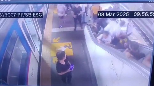 Alptraum auf Rolltreppe: In Manila stürzen Dutzende Passagiere