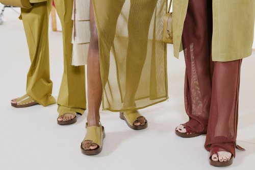 Jetzt meldet sich ein Trendschuh aus den Siebzigern zurück