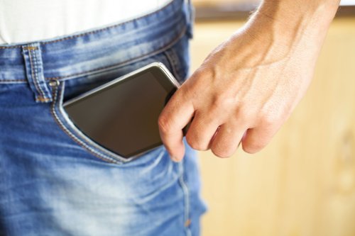 19-Jähriger nimmt gefundenes iPhone einfach mit – verurteilt