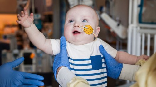 Kaum auf der Welt, ist Baby KJ schon eine medizinische Sensation