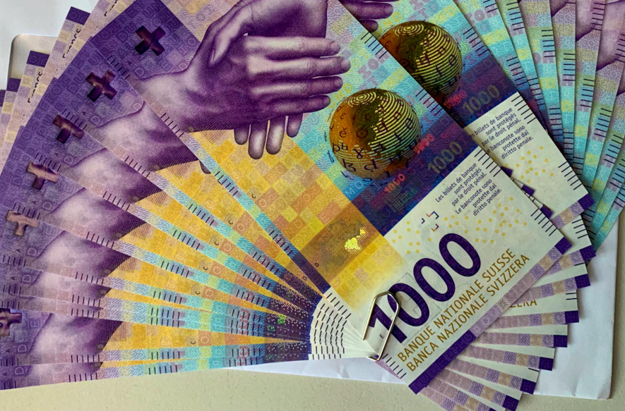 Taxe sur l'héritage: des super-riches boudent déjà la Suisse