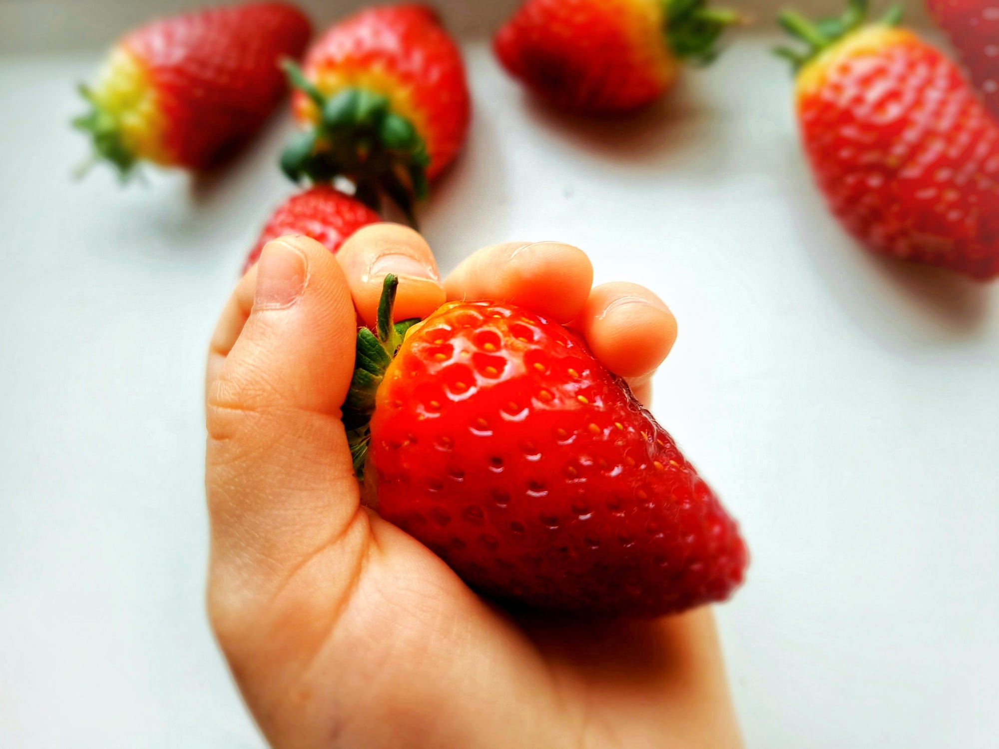 Stop aux lavages inutiles : la méthode ultime pour retirer un maximum de pesticides de vos aliments !