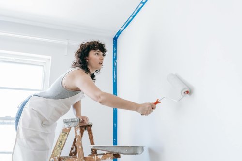 4 choses à faire absolument avant de repeindre un mur