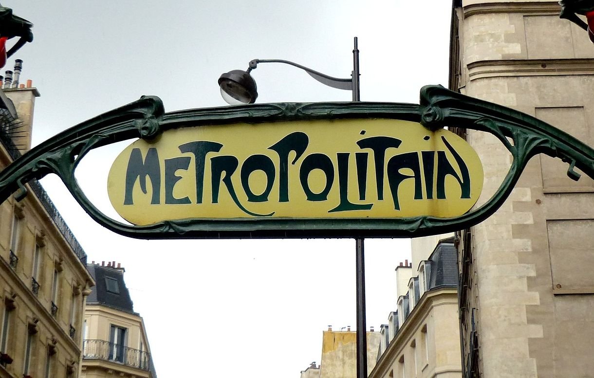Paris : Un jeune Belge se jette sous le métro à la station Maison Blanche devant ses camarades