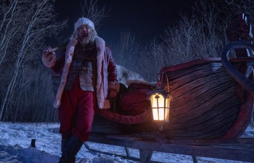 « Violent Night » : Comment David Harbour a fait du père Noël une réjouissante ordure
