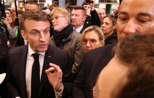 Salon de l’Agriculture : Grilles forcées, policiers visés… La visite de Macron tourne au chaos