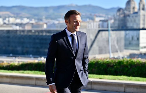 Emmanuel Macron aux « 20 Heures » : Une aide de « 100 euros par voiture et par an » pour les plus modestes… Revivez l’allocution présidentielle