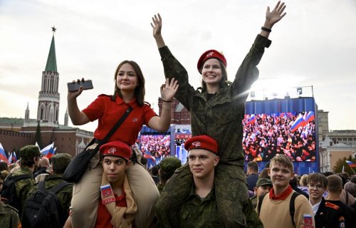 Guerre en Ukraine : Moscou fête l’anniversaire de l’annexion revendiquée de régions ukrainiennes…