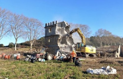 Hérault : Le propriétaire refuse de remettre la parcelle en l’état, sa maison construite sans permis est rasée