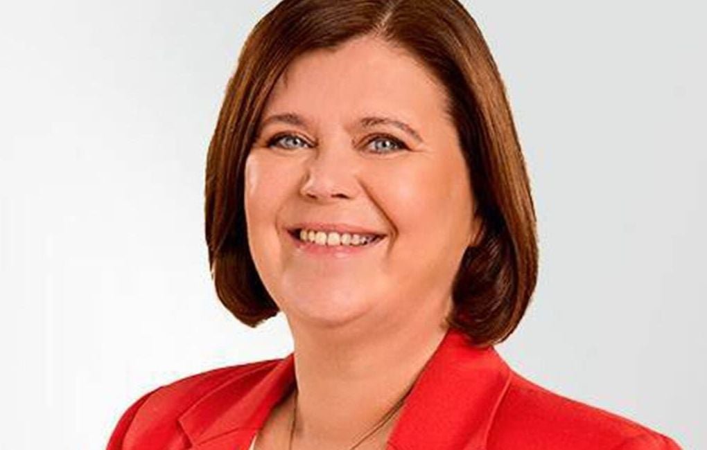Islande : Après avoir eu un bébé avec un adolescent il y a trente ans, une ministre démissionne