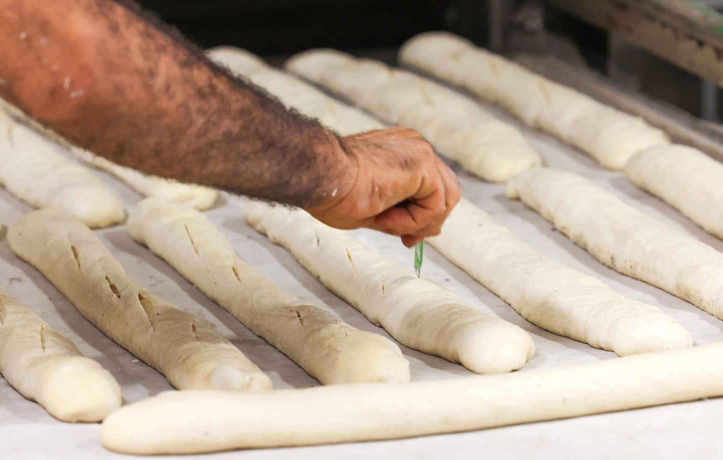 Paris : « Incompréhensible »... Un boulanger sanctionné de 80.000 euros pour avoir ouvert le 1er mai